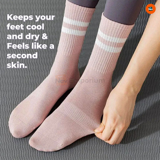 Yoga socks with grips