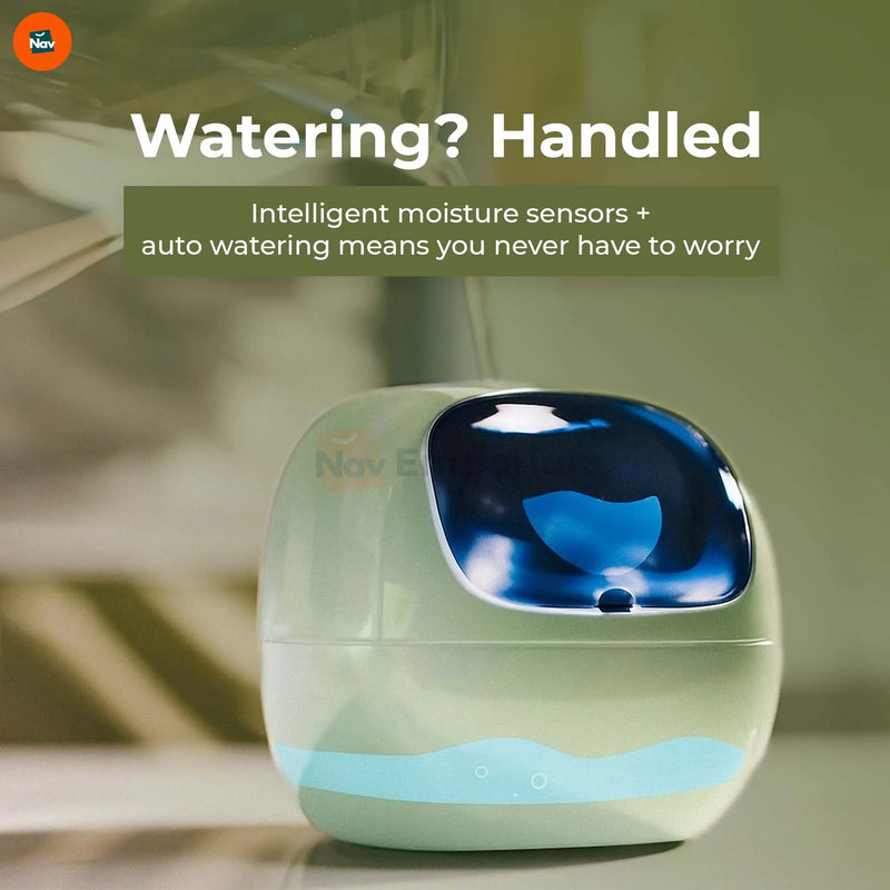 Indoor plant pot with sensors