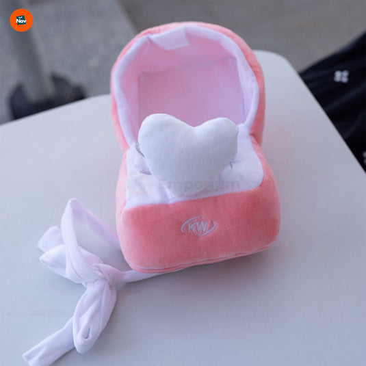 Soft Velvet Interior of Ring Box