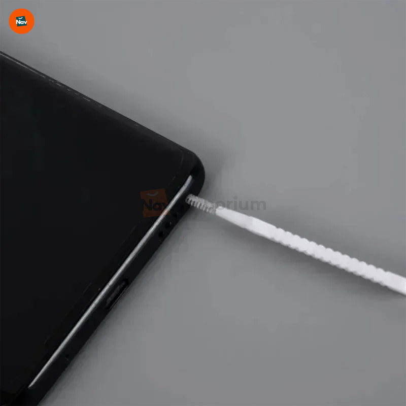 Portable device cleaning brush