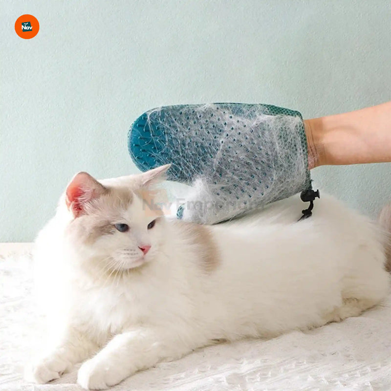Deshedding glove for cats