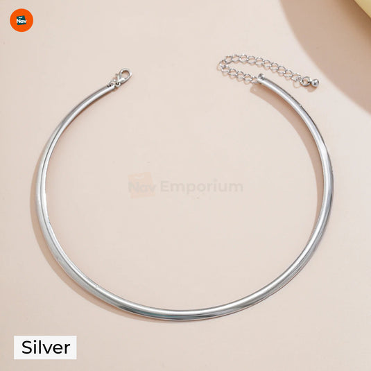 Stylish silver statement necklace